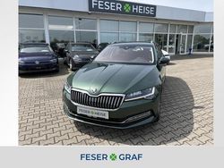 Emeraldgrün metallic Gebraucht 2020 Skoda Superb Style Kombi | 20.450 € (Fairer Preis)