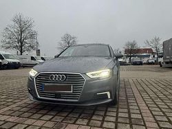Grau Gebraucht 2020 Audi A3 Sportback Design Kleinwagen | 22.000 €