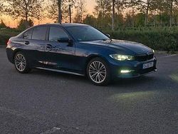 Blau Gebraucht 2019 BMW 330 Sport Line Limousine | 25.700 € (Fairer Preis)