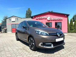 Braun Gebraucht 2015 Renault Scénic III Bose Edition Van / Kleinbus | 8.999 € (Fairer Preis)