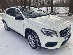 Weiß Gebraucht 2017 Mercedes GLA200 AMG line SUV | 21.950 €