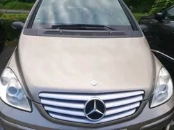 Gold Gebraucht 2006 Mercedes B200 Van / Kleinbus | 2.700 € (Guter Preis)