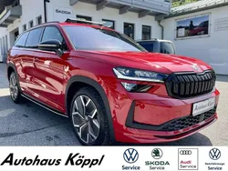 Velvetrot metallic Neu 2025 Skoda Kodiaq SportLine SUV | 52.990 €