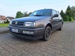Grau Gebraucht 1992 VW Vento Limousine | 1.500 €