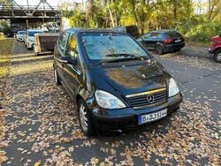 Schwarz Gebraucht 2004 Mercedes A160 Classic Van / Kleinbus | 1.599 € (Guter Preis)