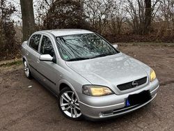 Silber Gebraucht 2003 Opel Astra Limousine | 2.300 € (Fairer Preis)
