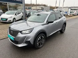 Grau Gebraucht 2023 Peugeot 2008 Allure SUV | 22.699 € (Guter Preis)