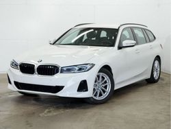 Mineralweiss metallic Gebraucht 2024 BMW 318 Sport Line Kombi | 32.980 € (Fairer Preis)