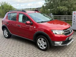 Rot Gebraucht 2015 Dacia Sandero Prestige Kleinwagen | 8.790 € (Etwas zu teuer)