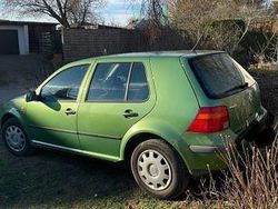Grün Gebraucht 1998 VW Golf IV Basis Limousine | 1.050 € (Fairer Preis)