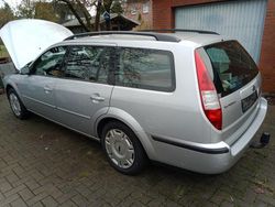 Silber Gebraucht 2001 Ford Mondeo Trend Kombi | 1.500 € (Etwas zu teuer)