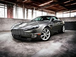 Thungsten (metallic) Gebraucht 2004 Aston Martin Vanquish Coupé | 119.000 €