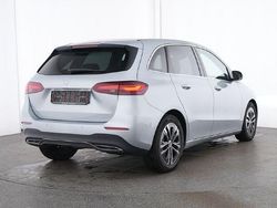 Gebraucht 2024 Mercedes B200 Van / Kleinbus | 29.187 € (Guter Preis)
