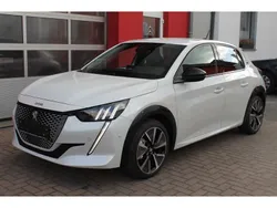 White metallic Gebraucht 2021 Peugeot e-208 GT Kleinwagen | 17.290 € (Fairer Preis)