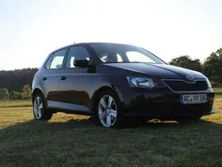 Schwarz Gebraucht 2016 Skoda Fabia Limousine | 6.900 € (Fairer Preis)