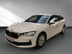 Weiß (purity weiss) Neu 2024 Skoda Superb Essence Kombi | 30.244 € (Superpreis)