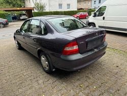 Andere farben Gebraucht 1996 Opel Vectra Limousine | 1.400 € (Fairer Preis)
