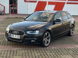 Schwarz Gebraucht 2012 Audi A4 S-Line Kombi | 16.499 €