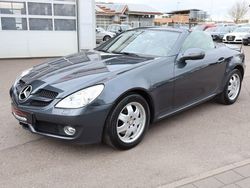 Grau Gebraucht 2010 Mercedes SLK200 Cabrio | 10.900 € (Guter Preis)