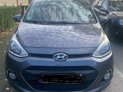 Grau Gebraucht 2014 Hyundai i10 Edition Kleinwagen | 5.900 € (Fairer Preis)