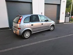 Silber Gebraucht 2006 Opel Meriva Van / Kleinbus | 4.000 € (Teuer)