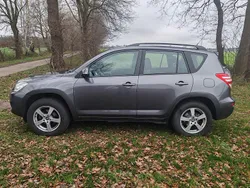 Grau Gebraucht 2009 Toyota RAV4 SUV | 9.500 €
