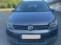 Grau Gebraucht 2010 VW Touran Van / Kleinbus | 5.550 € (Guter Preis)