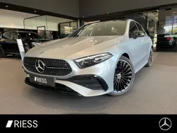 Metalliclack hightechsilber Gebraucht 2025 Mercedes A200 AMG Limousine | 43.850 €