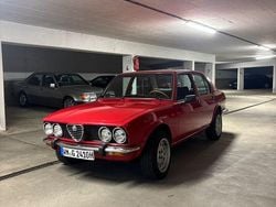 Rot Gebraucht 1981 Alfa Romeo Alfetta Limousine | 20.000 €