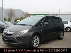 Grau Gebraucht 2016 Opel Zafira Tourer drive Van / Kleinbus | 9.900 € (Fairer Preis)