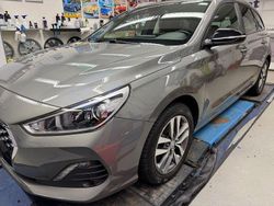 Grau Gebraucht 2019 Hyundai i30 Passion Kombi | 12.800 € (Etwas zu teuer)