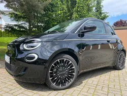 Schwarz Gebraucht 2022 Fiat 500e La Prima Limousine | 20.490 € (Fairer Preis)
