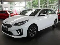 Weiß Gebraucht 2021 Kia Ceed Kombi | 20.890 € (Guter Preis)