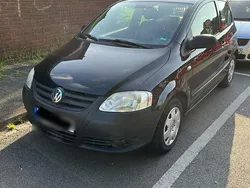 Schwarz Gebraucht 2011 VW Fox Kleinwagen | 2.200 € (Fairer Preis)