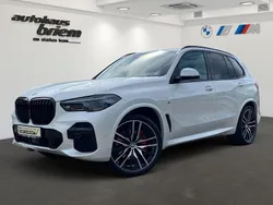Mineralweiß Gebraucht 2022 BMW X5 M Sport SUV | 68.700 € (Fairer Preis)