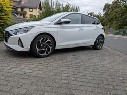 Weiß Gebraucht 2022 Hyundai i20 Edition 30+ Kleinwagen | 15.900 € (Fairer Preis)