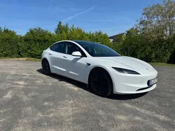 Weiß Gebraucht 2023 Tesla Model 3 Limousine | 41.000 € (Teuer)