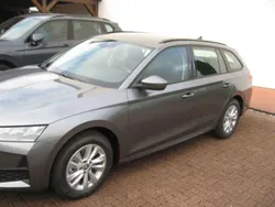 Grau Neu 2025 Skoda Octavia Essence Kombi | 31.990 € (Superpreis)