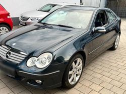 Blau Gebraucht 2004 Mercedes C230 Coupé | 3.800 € (Etwas zu teuer)