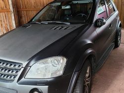 Schwarz Gebraucht 2006 Mercedes ML63 AMG SUV | 18.500 €
