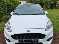 Weiß Gebraucht 2018 Ford Fiesta ST-Line Kleinwagen | 11.200 € (Fairer Preis)
