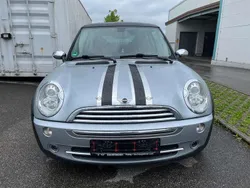 Pure silver metallic Gebraucht 2004 Mini Cooper Kleinwagen | 2.290 € (Fairer Preis)