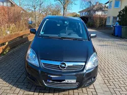 Schwarz Gebraucht 2011 Opel Zafira Van / Kleinbus | 6.500 € (Etwas zu teuer)