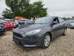 Grau Gebraucht 2015 Ford Focus Trend Limousine | 6.900 € (Guter Preis)