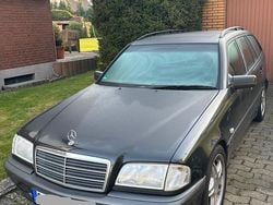 Schwarz Gebraucht 2000 Mercedes C220 Kombi | 4.500 €