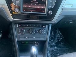 Schwarz Gebraucht 2016 VW Touran Van / Kleinbus | 14.100 € (Fairer Preis)