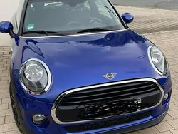 Blau Gebraucht 2018 Mini ONE Kleinwagen | 9.500 €