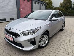 Sparkling silver Gebraucht 2021 Kia Ceed Vision Kleinwagen | 15.890 € (Fairer Preis)