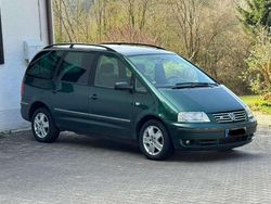 Grün Gebraucht 2000 VW Sharan Trendline Van / Kleinbus | 1.350 € (Fairer Preis)
