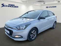 Silber Gebraucht 2018 Hyundai i20 Passion Limousine | 11.900 € (Fairer Preis)